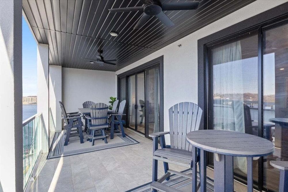 Newly Designed Topsider Condo w/ Beautiful Main Channel Views Condo, Multiple Beds, Patio (Lake Adventures) 33