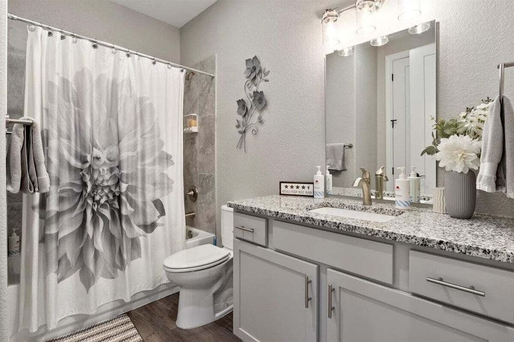 Topsider Condo w/ Updated Design & Amazing Main Channel Views Condo, Multiple Beds, Patio (Lake Loft) 35