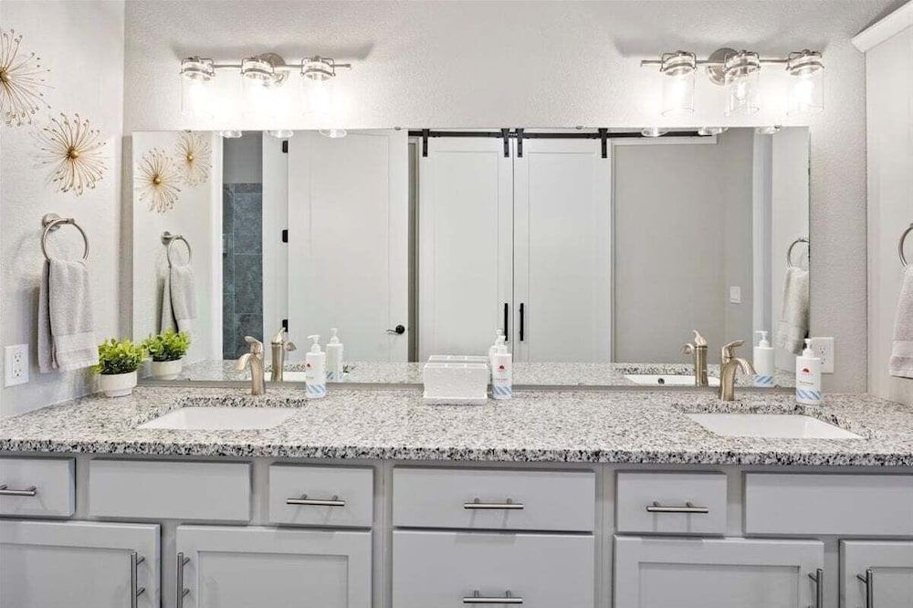 Topsider Condo w/ Updated Design & Amazing Main Channel Views Condo, Multiple Beds, Patio (Lake Loft) 37