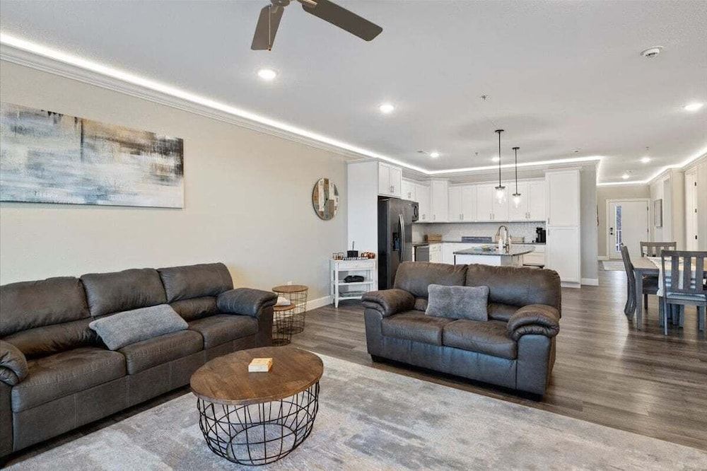 Topsider Condo w/ Updated Design & Amazing Main Channel Views Condo, Multiple Beds, Patio (Lake Loft) 25