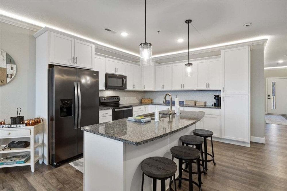 Topsider Condo w/ Updated Design & Amazing Main Channel Views Condo, Multiple Beds, Patio (Lake Loft) 22