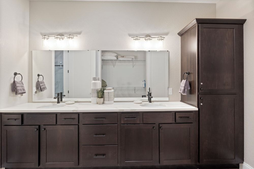 Topsider Experience in the Heart of Osage Beach Condo, Multiple Beds, Pool Access (Acres Away) 36