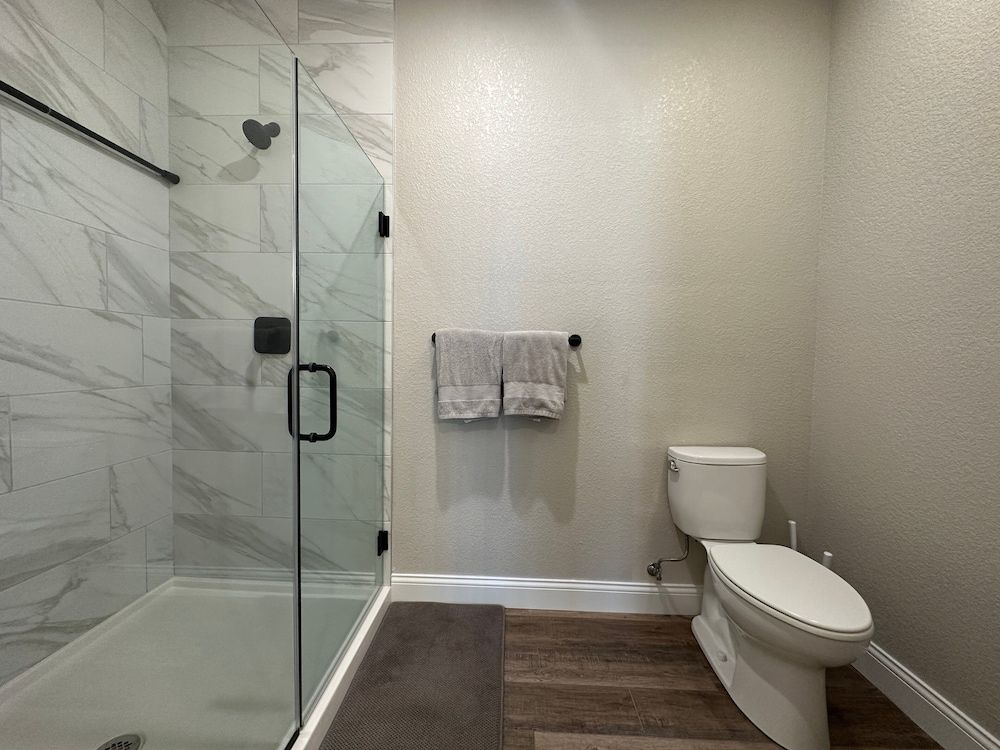 Topsider Experience in the Heart of Osage Beach Condo, Multiple Beds, Pool Access (Acres Away) 30