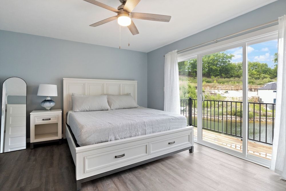 Our Cove Retreat - Perfect for Wave-free Swimming, Tanning & Prime Location Fun! Condo, Multiple Beds, Patio (Castaway Cove Unit 7) 17