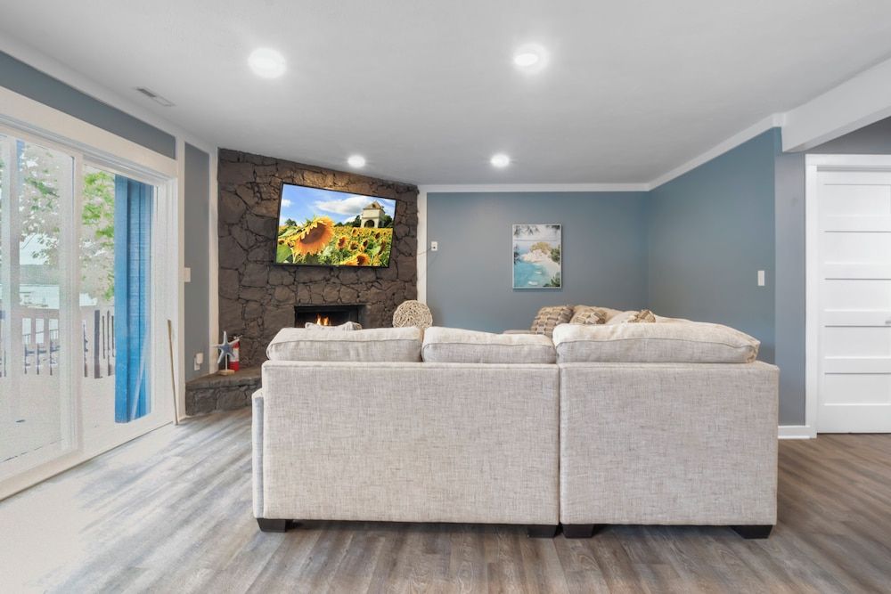 Our Cove Retreat - Perfect for Wave-free Swimming, Tanning & Prime Location Fun! Condo, Multiple Beds, Patio (Castaway Cove Unit 7) 25