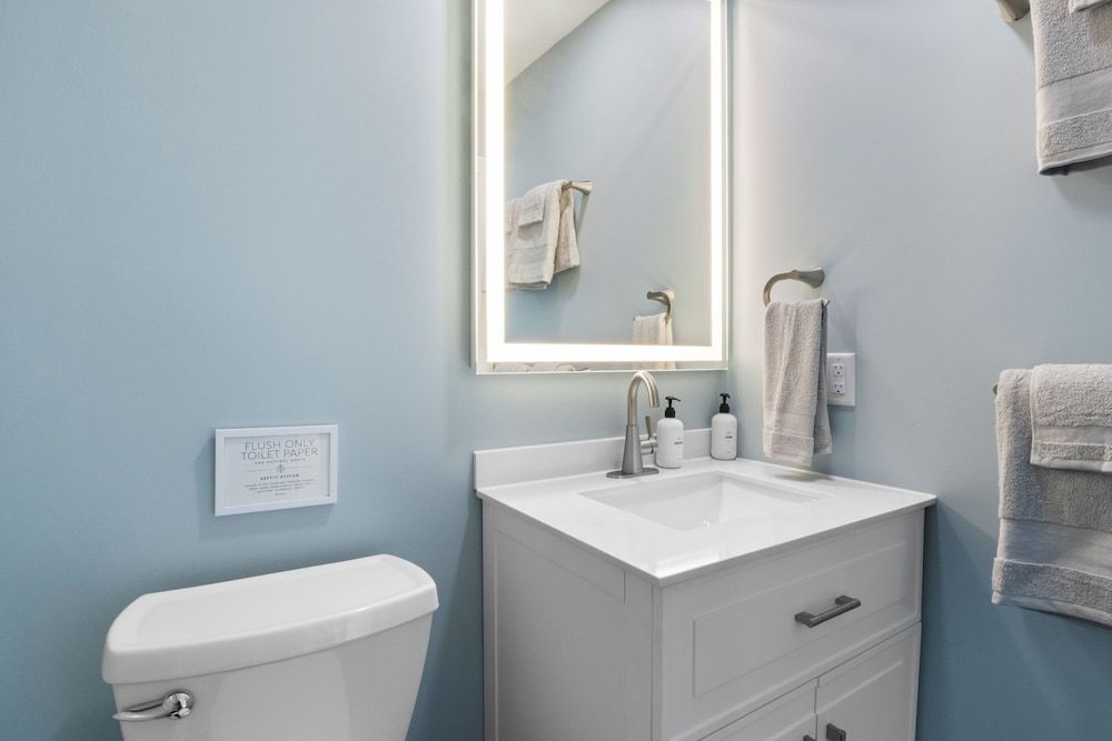 Our Cove Retreat - Perfect for Wave-free Swimming, Tanning & Prime Location Fun! Condo, Multiple Beds, Patio (Castaway Cove Unit 7) 37