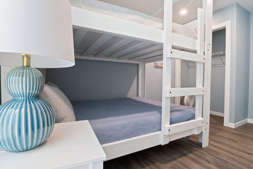 Our Cove Retreat - Perfect for Wave-free Swimming, Tanning & Prime Location Fun! Condo, Multiple Beds, Patio (Castaway Cove Unit 7) 12