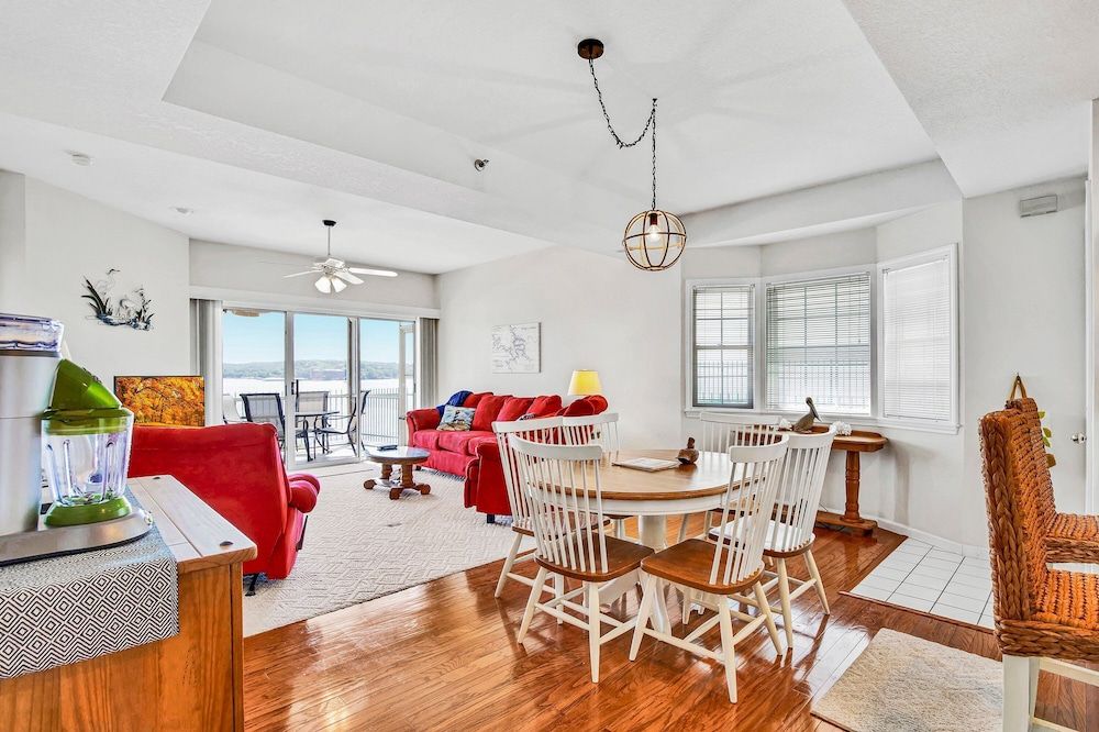 Breathtaking Views - Two Pools - Enclosed Balcony Condo, Multiple Beds, Pool Access (Second Wind) 19