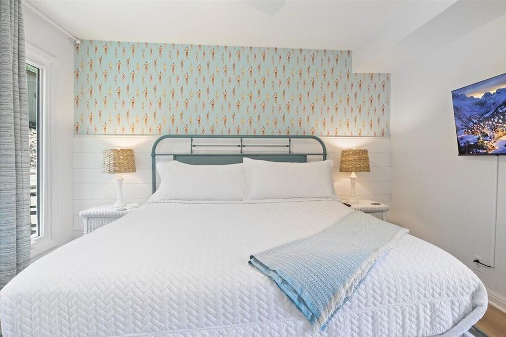 House, Multiple Beds, Patio (Lucy Landing)