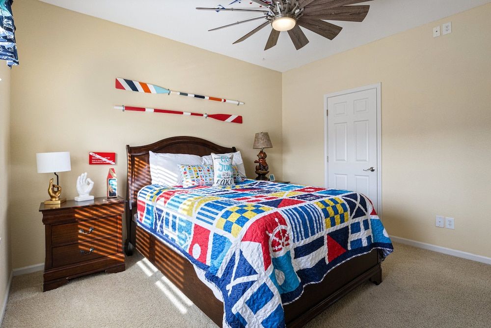 Nautical-inspired Lakefront Unit w/ Awesome Views Condo, Multiple Beds, Jetted Tub (Queens Pointe) 19