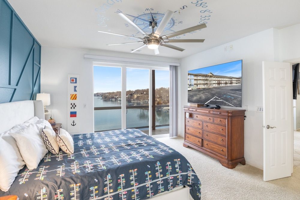 Nautical-inspired Lakefront Unit w/ Awesome Views Condo, Multiple Beds, Jetted Tub (Queens Pointe) 12