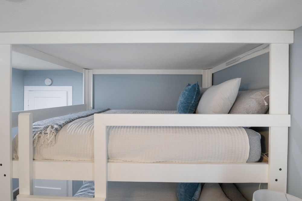 Our Cove Retreat - Perfect for Wave-free Swimming, Tanning & Prime Location Fun! Condo, Multiple Beds, Patio (Castaway Cove Unit 8) 2