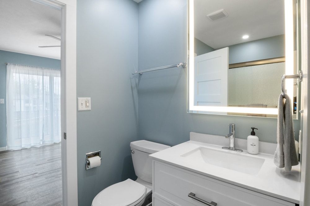 Our Cove Retreat - Perfect for Wave-free Swimming, Tanning & Prime Location Fun! Condo, Multiple Beds, Patio (Castaway Cove Unit 8) 33