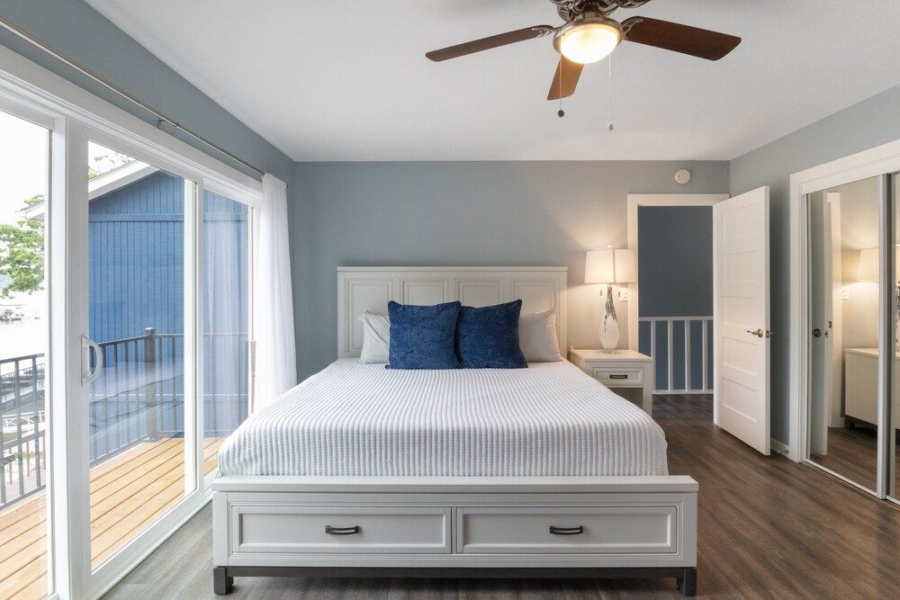 Our Cove Retreat - Perfect for Wave-free Swimming, Tanning & Prime Location Fun! Condo, Multiple Beds, Patio (Castaway Cove Unit 8) 8