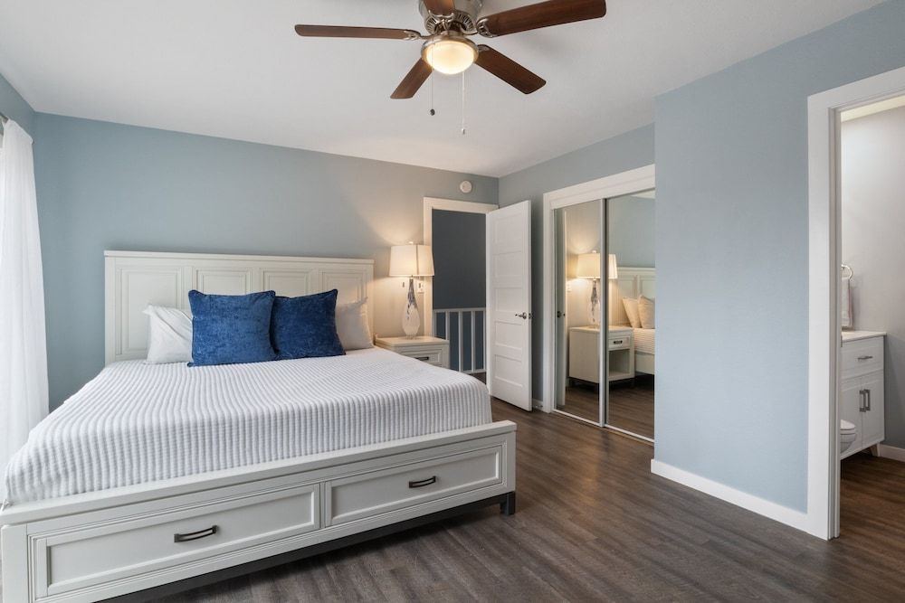 Our Cove Retreat - Perfect for Wave-free Swimming, Tanning & Prime Location Fun! Condo, Multiple Beds, Patio (Castaway Cove Unit 8) 3