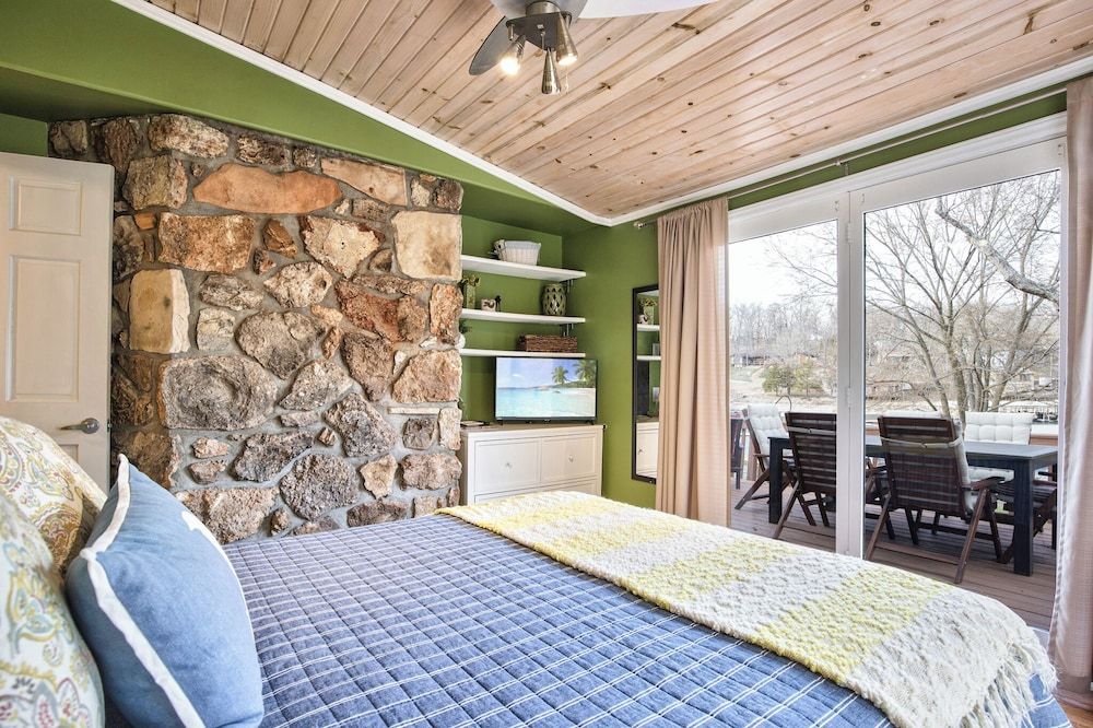 House, Multiple Beds, Jetted Tub (Stone Villa Cove)