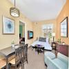 Near Disney King Bed Condo Unit - Pool & Hot Tub!