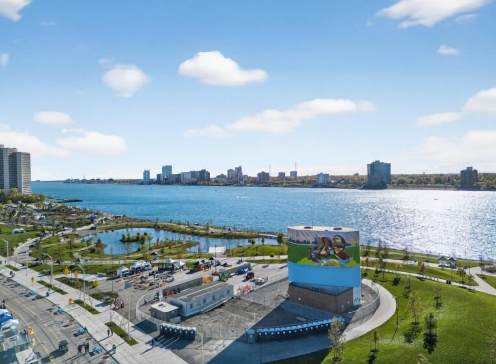 Huge 'man Cave' 2 Mins From Downtown Detroit 1 Bedroom Apts Apartment, 2 Bedrooms 26