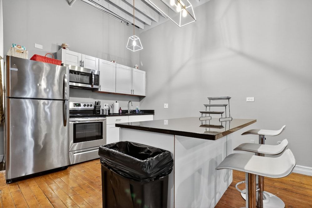 Huge 'man Cave' 2 Mins From Downtown Detroit 1 Bedroom Apts Apartment, 2 Bedrooms 10