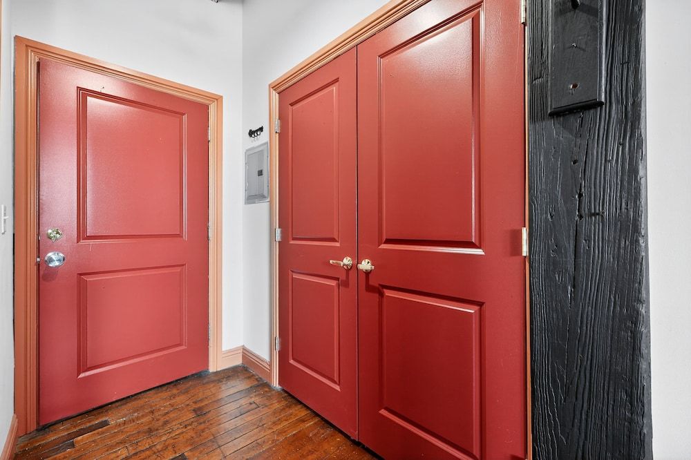 Beautiful 'rose Themed' Loft Near Downtown Detroit 1 Bedroom Apts Apartment, 1 Bedroom 31