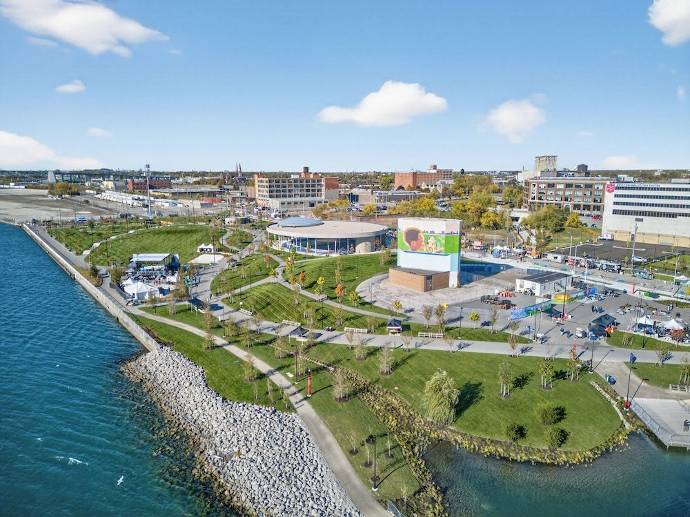 Beautiful 'rose Themed' Loft Near Downtown Detroit 1 Bedroom Apts Apartment, 1 Bedroom 33