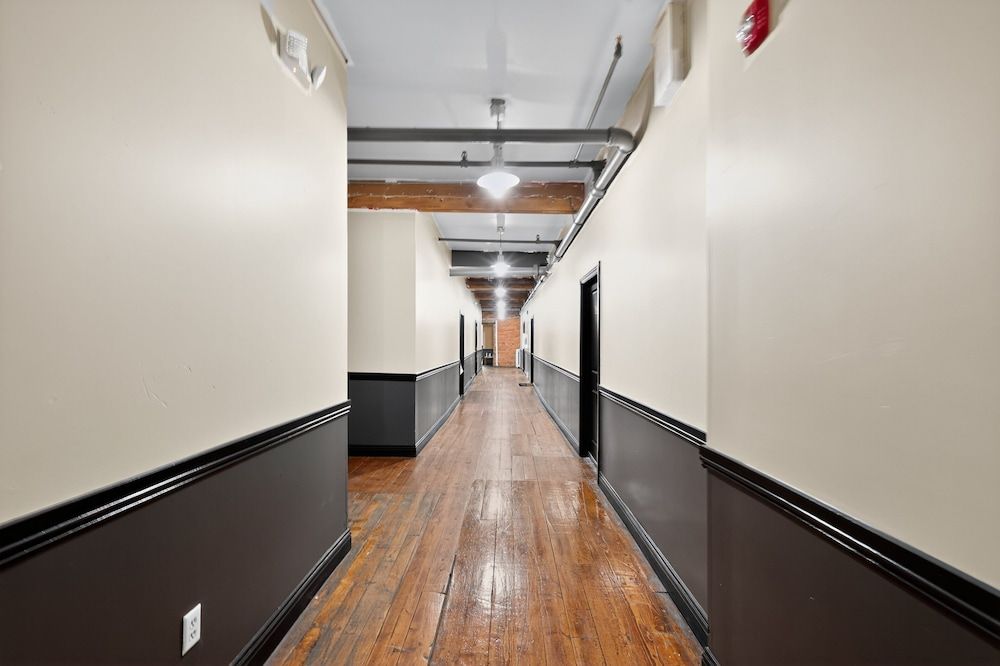 Beautiful 'rose Themed' Loft Near Downtown Detroit 1 Bedroom Apts Apartment, 1 Bedroom 32