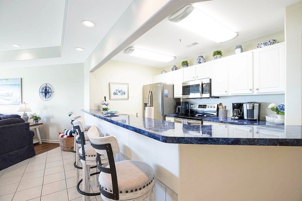 Upscale Condo, Amazing Views, Pools and Pickleball Condo, Multiple Beds, Pool Access (Sunset Point) 14