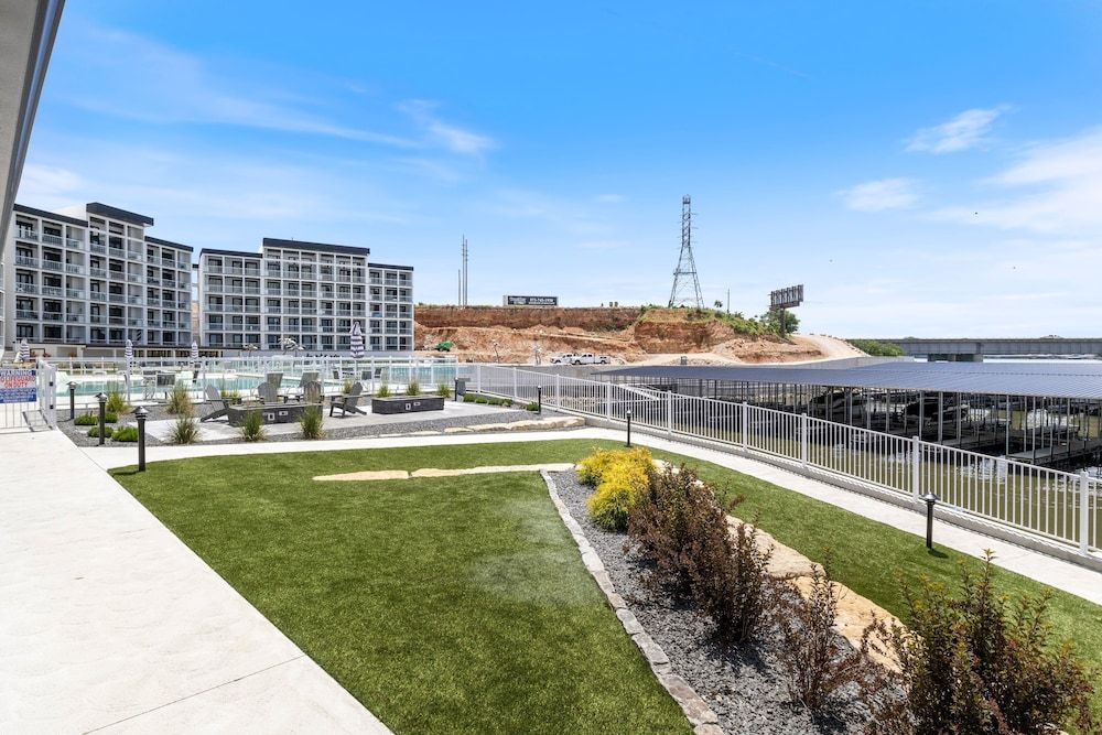 Brand New Complex, Central Location, Amazing Views Condo, Multiple Beds, Pool Access (Amazing Topsider Penthouse) 27