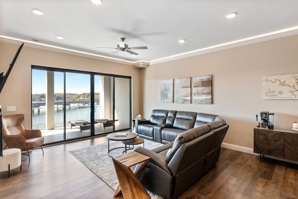 Brand New Complex, Central Location, Amazing Views Condo, Multiple Beds, Pool Access (Amazing Topsider Penthouse) 21