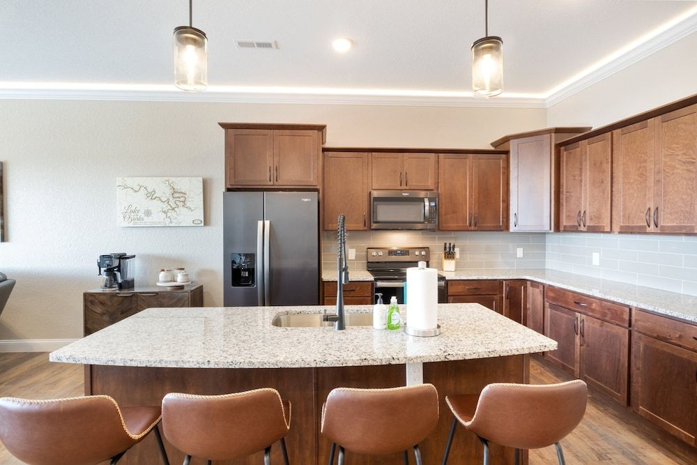 Brand New Complex, Central Location, Amazing Views Condo, Multiple Beds, Pool Access (Amazing Topsider Penthouse) 16