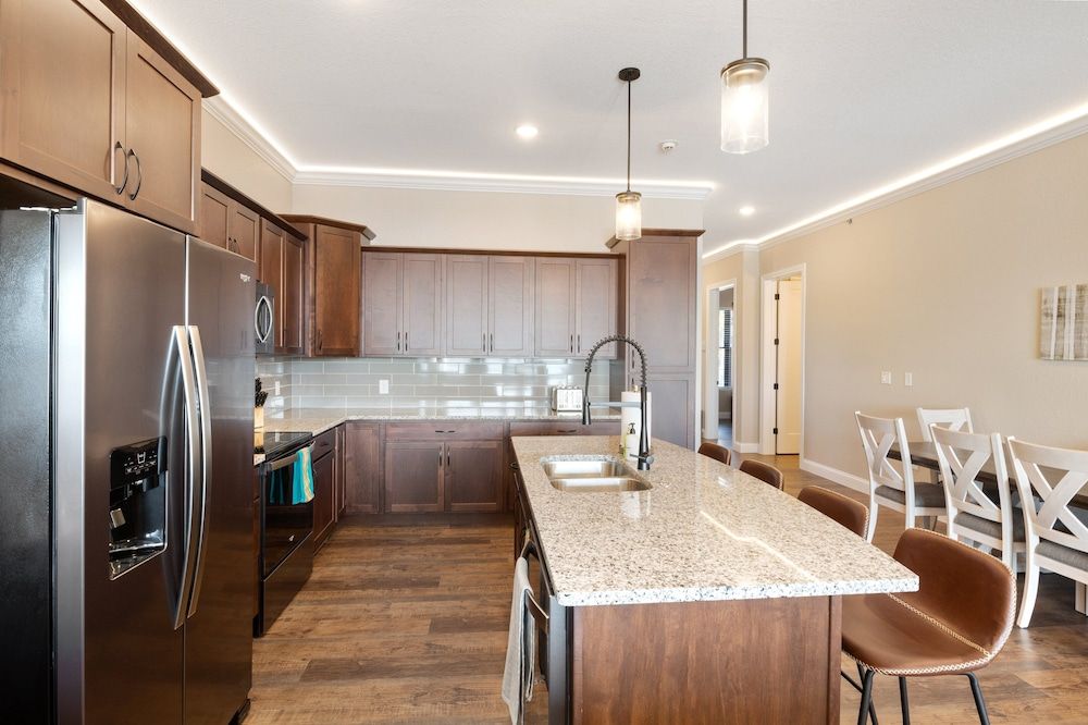 Brand New Complex, Central Location, Amazing Views Condo, Multiple Beds, Pool Access (Amazing Topsider Penthouse) 17