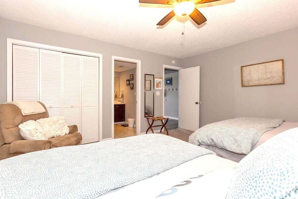 3 Bedroom Osage Beach Condo w/ Pool & Main Channel Views Condo, Multiple Beds, Pool Access (At The 19) 7