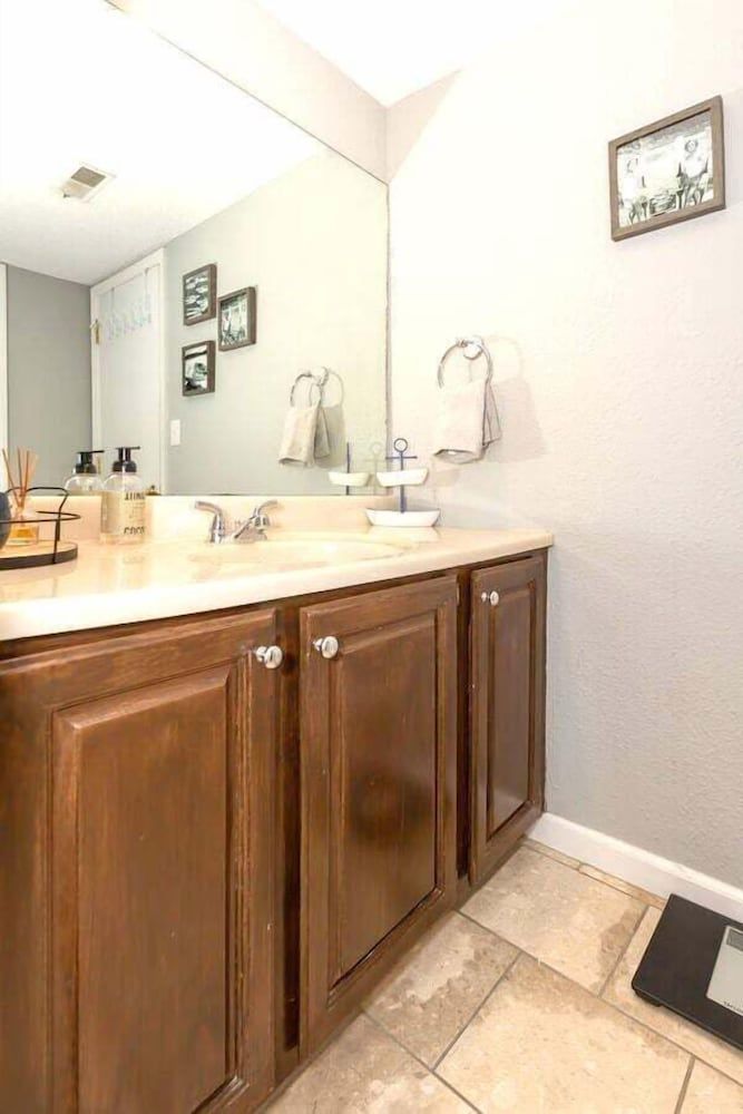 3 Bedroom Osage Beach Condo w/ Pool & Main Channel Views Condo, Multiple Beds, Pool Access (At The 19) 31