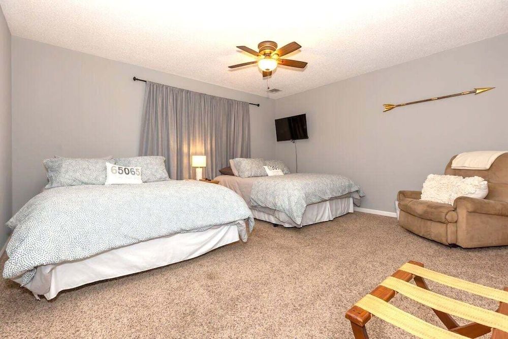 3 Bedroom Osage Beach Condo w/ Pool & Main Channel Views Condo, Multiple Beds, Pool Access (At The 19) 6