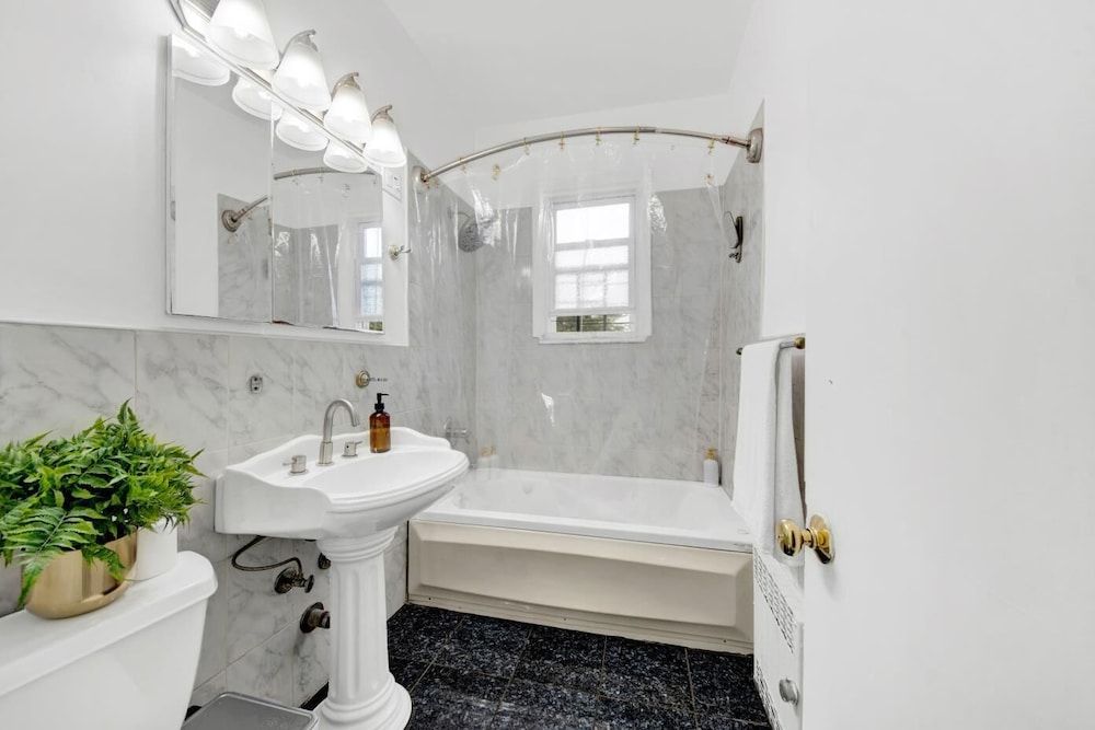 Spacious 3BR Luxe Escape near NYC Luxury House 10