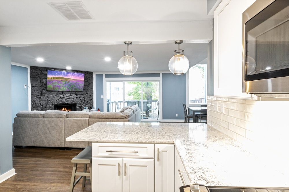 Our Cove Retreat - Perfect for Wave-free Swimming, Tanning & Prime Location Fun! Condo, Multiple Beds, Patio (Castaway Cove Unit 6) 32