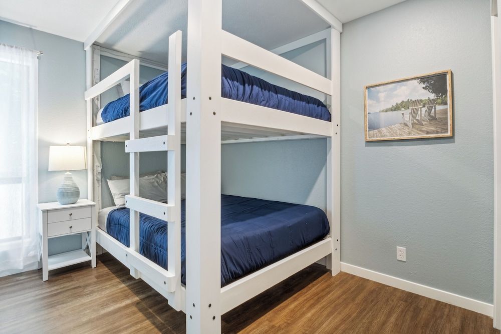 Our Cove Retreat - Perfect for Wave-free Swimming, Tanning & Prime Location Fun! Condo, Multiple Beds, Patio (Castaway Cove Unit 6) 14