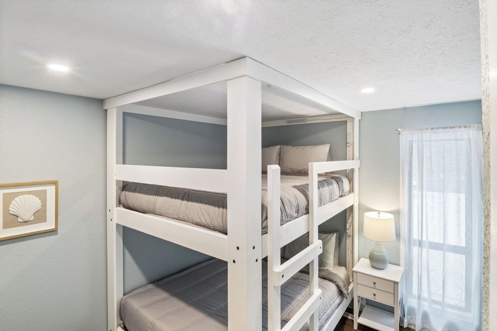 Our Cove Retreat - Perfect for Wave-free Swimming, Tanning & Prime Location Fun! Condo, Multiple Beds, Patio (Castaway Cove Unit 6) 13