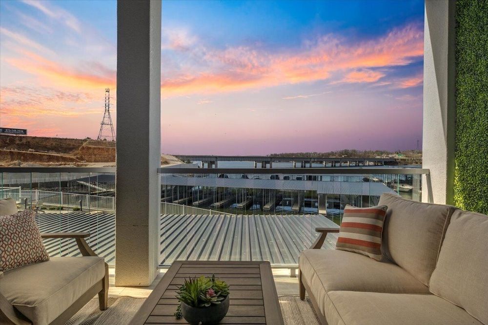 Condo, Multiple Beds, Patio (Luxury Lakeview Oasis)