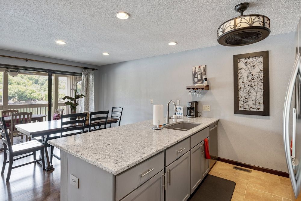 Stunning Views, Inviting Pools, and Endless Fun! Condo, Multiple Beds, Pool Access (Happy Daze) 17