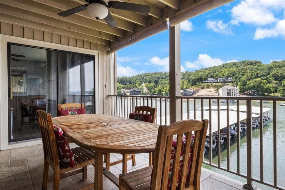 Stunning Views, Inviting Pools, and Endless Fun! Condo, Multiple Beds, Pool Access (Happy Daze) 24