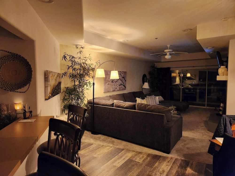 Prime Spot, Breathtaking Views, Nearby Attractions Condo, Multiple Beds, Kitchen (Blessings on Emerald Bay) 22