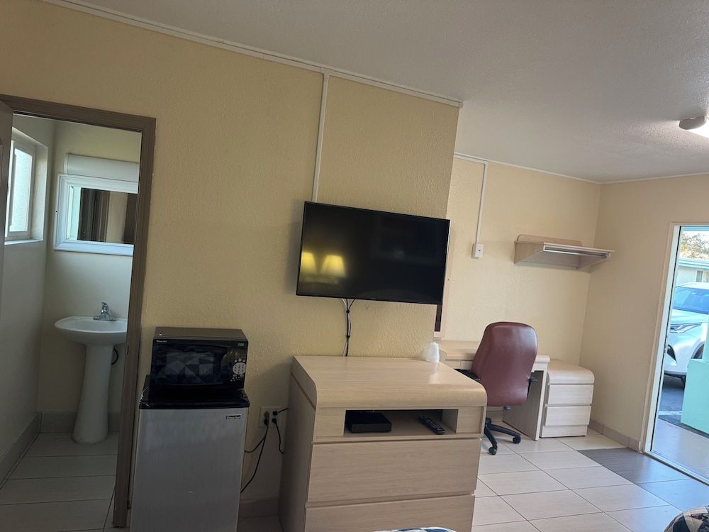 American Inn Double Room, Smoking 2