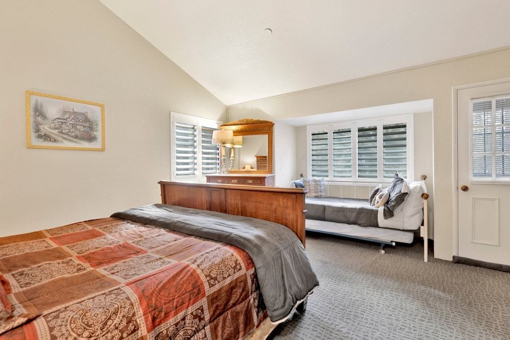 Cabin, Multiple Beds, Pool Access, Mountain View (2574)