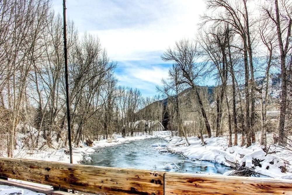 Corrock Style - Luxury Hot Tub Home Near Ski Lifts & Downtown Ketchum! House, Multiple Beds, Patio, Mountain View (Corrock Style) 25