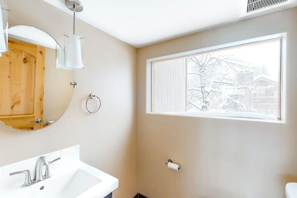 Corrock Style - Luxury Hot Tub Home Near Ski Lifts & Downtown Ketchum! House, Multiple Beds, Patio, Mountain View (Corrock Style) 18