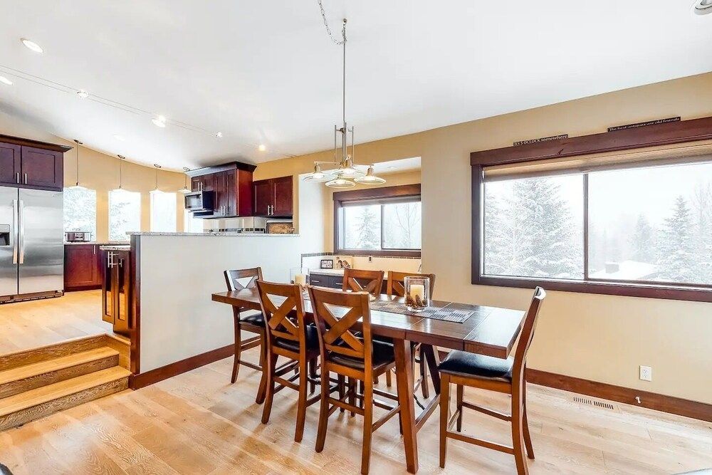 Corrock Style - Luxury Hot Tub Home Near Ski Lifts & Downtown Ketchum! House, Multiple Beds, Patio, Mountain View (Corrock Style) 10