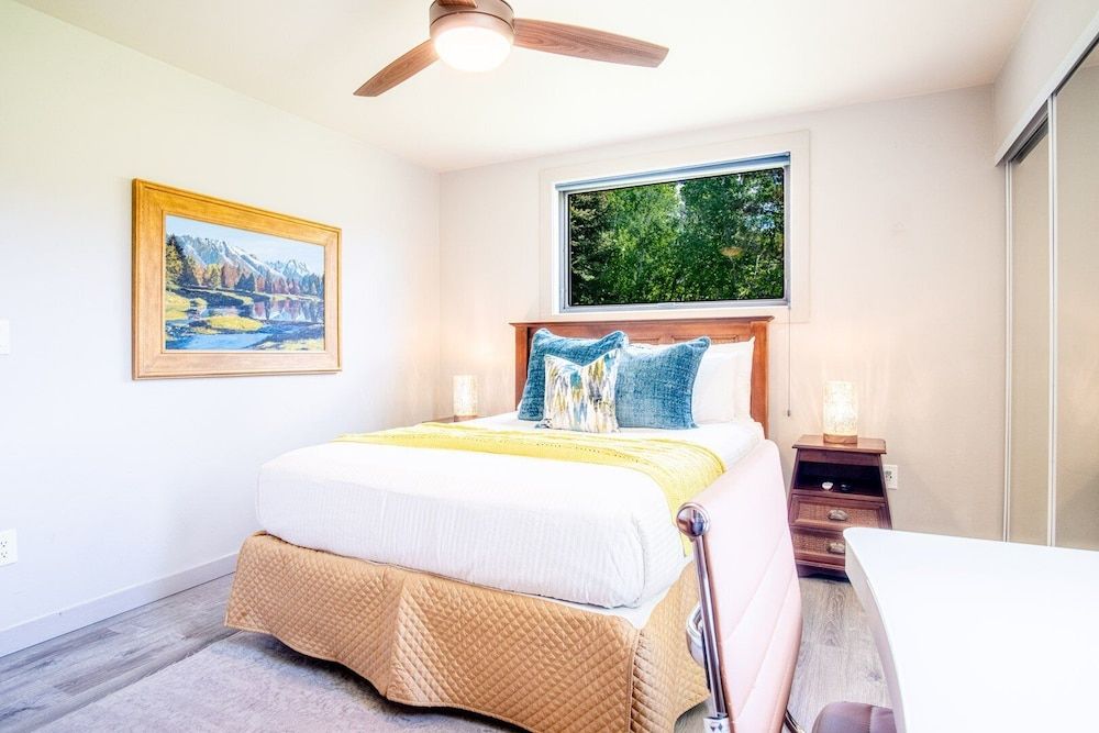 Modern Golf View Condo + Resort Amenities Condo, Multiple Beds, Patio, Mountain View (Bonne Vie 2275) 2