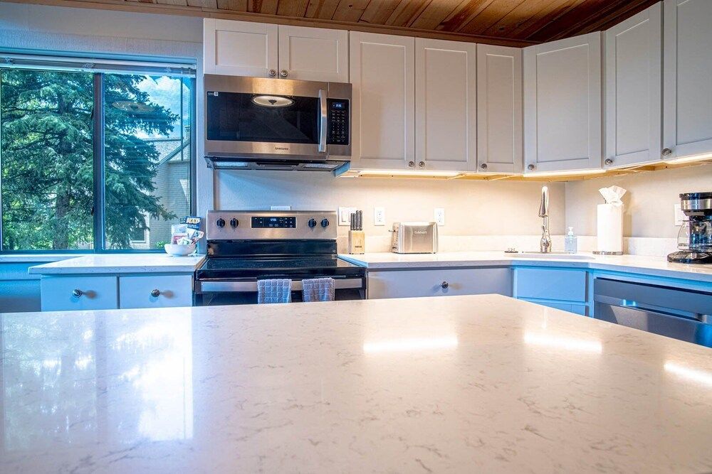 Modern Golf View Condo + Resort Amenities Condo, Multiple Beds, Patio, Mountain View (Bonne Vie 2275) 8