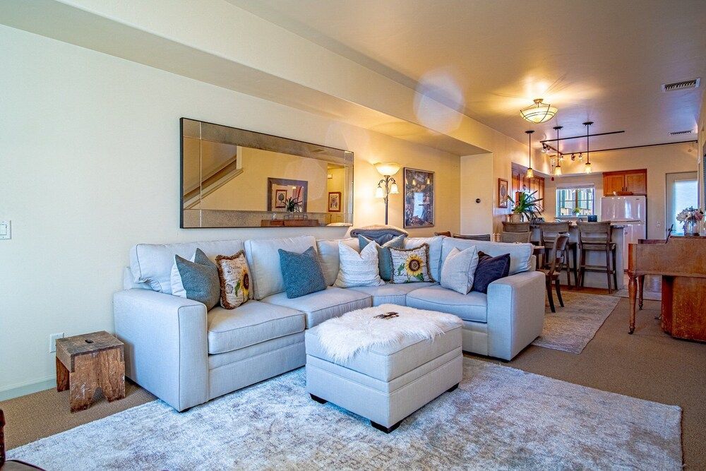 2BD Sweetwater Condo - Community Park, Pool + Hot Tub Condo, Multiple Beds, Patio, Mountain View (Sweetwater in Hailey) 9